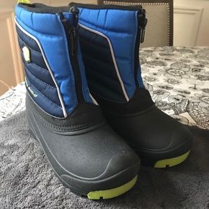 BRAND NEW: Size 1 Kids Water Proof Winter Boots